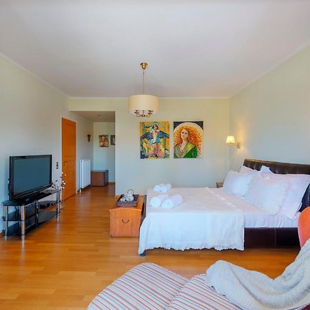 The Painters Luxurious Villa 阿纳维索斯 外观 照片